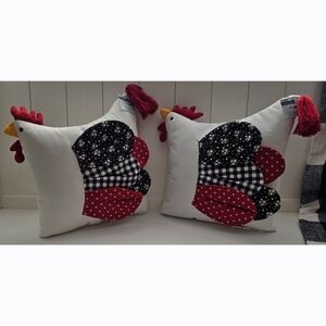 Farmhouse Chicken Throw Pillows – Set of 2 – NWT